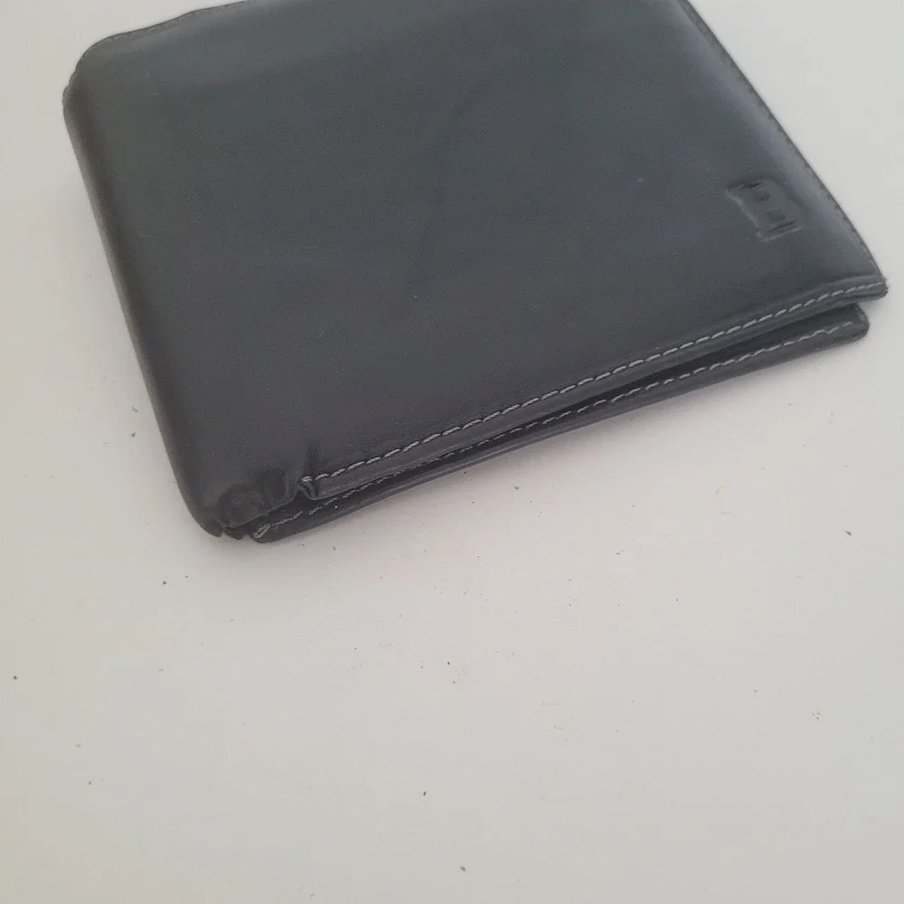 Bally Mens Black Leather Bifold Wallet Zippered Bill Pocket Contrast Stitching